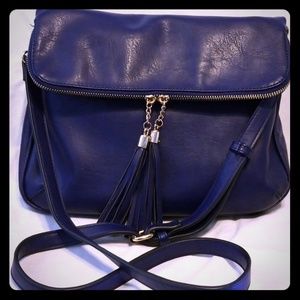 Daisy Lock and Key Concealed Carry Messenger Bag